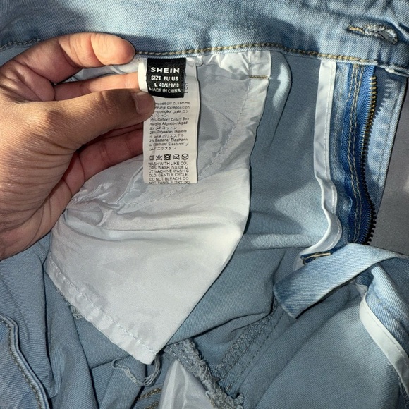 Shein Women’s Light Wash Distressed Jean Shorts Size L – Frayed Hem, High Rise - Picture 8 of 10